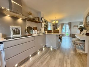 Photo 17- click for photo gallery